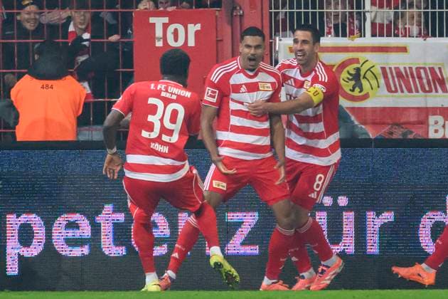 f l t r Danilho Doekhi 1 FC Union , Tor, Treffer, the goal, Tor, Treffer, Jubel, Torjubel, Freude, Begeisterung, feiert,celebreting the goal, joy, jubilation, cheering, 2 1 in the 1 Bundesliga match, 1 FC Union Berlin vs FC Bayern Munich, Bundesliga, soccer, DFB, 2025 2026 season, at the Alte Foersterei stadium, in the 1 Bundesliga match, 1 FC Union Berlin vs FC Bayern Munich, Bundesliga, soccer, DFB, 2025 2026 season, at the Alte Foersterei stadium, DFB DFL REGULATIONS PROHIBIT ANY USE OF PHOTOGRAPHS AS IMAGE SEQUENCES AND OR QUASI VIDEO, 08 11 25, Copyright: HMBxMedia UwexKoch
