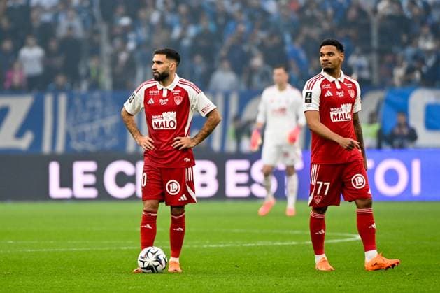 Olympique de Marseille v Stade Brestois 29 - Ligue 1 McDonald s 2025 2026 10 Romain DEL CASTILLO (sb29) - 77 Kenny LALA (sb29) during the Ligue 1 McDonald s match between Marseille and Brest at Stade Velodrome on November 8, 2025 in Marseille, France. Marseille France  Copyright: xFEPx 776348199