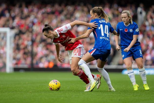 Arsenal Women FC vs Chelsea FC Women in the Barclays Womens Super League 08 Nov 2025 Caitlin Foord of Arsenal Women FC London Emirates Stadium London England, UK NEWSPAPERS OUT Copyright: xImmyxThompson-Bland IPSxPhotoxAgencyx