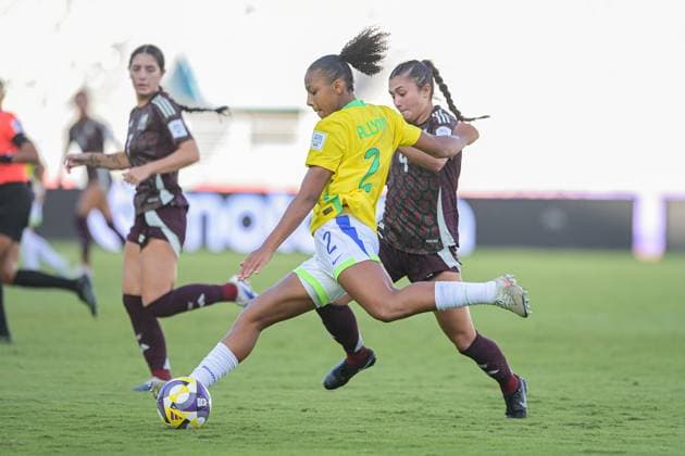 9 Stack A. (Forward) of Mexico U-17 contrast with 2 Allyne (Defender) of Brazil U-17 is in action during the FIFA U17, U 17 Women s World Cup Morocco 2025, 3rd - 4th place match between Korea DOR and Netherlands in Rabat, Morocco, on November 8, 2025, at the Olympic Stadium  Copyright: xAndreaxAmato IPAxSportx xipa-agency.netx xx IPA_67695145 IPA_Agency_IPA67695145