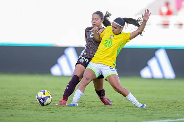 20 Alvarado V. (Defender) of Mexico U-17 contrast with ? 20 Julia F. (Midfielder) of Brazil U-17 is in action during the FIFA U17, U 17 Women s World Cup Morocco 2025, 3rd - 4th place match between Korea DOR and Netherlands in Rabat, Morocco, on November 8, 2025, at the Olympic Stadium  Copyright: xAndreaxAmato IPAxSportx xipa-agency.netx xx IPA_67695181 IPA_Agency_IPA67695181