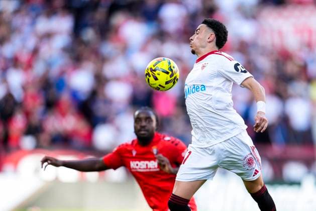 November 8, 2025, Sevilla, Sevilla, SPAIN: Ruben Vargas of Sevilla FC in action during the Spanish league, LaLiga EA Sports, football match played between Sevilla FC and CA Osasuna at Ramon Sanchez-Pizjuan stadium on November 8, 2025, in Sevilla, Spain. Sevilla SPAIN - ZUMAa181 20251108_zaa_a181_166 Copyright: xJoaquinxCorcherox