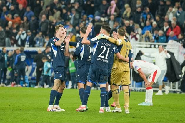 Soccer Bundesliga, Matchday 10, TSG Hoffenheim RB Leipzig on 08 11 2025 in Sinsheim PreZero Arena , Germany, Season 2025 2026 DFL REGULATIONS PROHIBIT ANY USE OF PHOTOGRAPHS AS IMAGE SEQUENCES AND OR QUASI VIDEO TSG players celebrate the home win Sinsheim PreZero Arena Germany Copyright: xChristophxKinzingerx