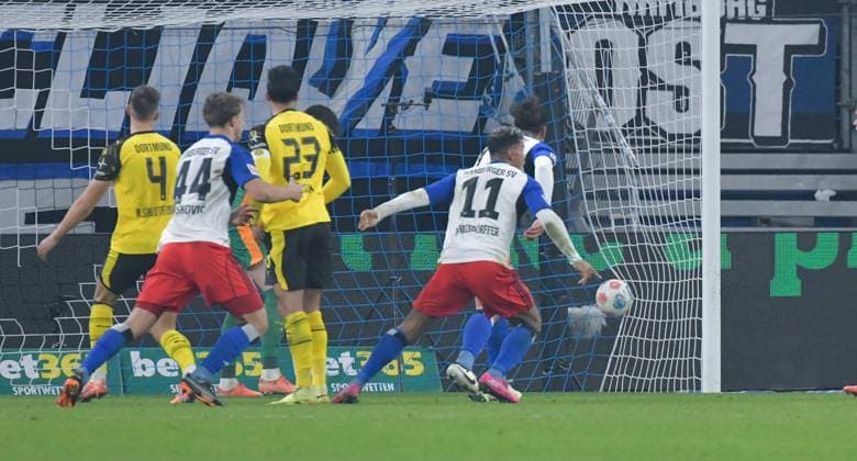 08 11 2025, xblx, Football 1 Bundesliga, Hamburger SV Borussia Dortmund v l Ransford Yeboah Königsdoerffer Koenigsdoerffer Hamburg, HSV, Hamburger SV , Goal scored, Goal to 1 1 DFL DFB REGULATIONS PROHIBIT ANY USE OF PHOTOGRAPHS as IMAGE SEQUENCES and or QUASI VIDEO Hamburg