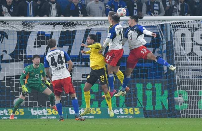08 11 2025, xblx, Football 1 Bundesliga, Hamburger SV Borussia Dortmund v l Ransford Yeboah Königsdoerffer Koenigsdoerffer Hamburg, HSV, Hamburger SV , Goal scored, Goal to 1 1 DFL DFB REGULATIONS PROHIBIT ANY USE OF PHOTOGRAPHS as IMAGE SEQUENCES and or QUASI VIDEO Hamburg