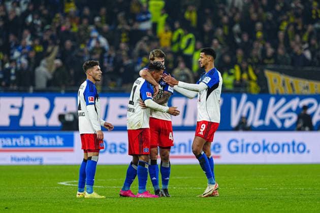 Hamburger SV Freude nach Unentschieden GER, Hamburger SV vs Borussia Dortmund, Football, 1 Bundesliga, Matchday 10, Season 2025 2026, 08 11 2025 DFL REGULATIONS PROHIBIT ANY USE OF PHOTOGRAPHS AS IMAGE SEQUENCES AND OR QUASI VIDEO GER, Hamburger SV vs Borussia Dortmund, Football, 1 Bundesliga, Matchday 10, Season 2025 2026, 08 11 2025 Hamburg Copyright: xEibner-Pressefoto MarcelxvonxFehrnx EP_MFN
