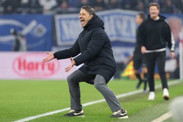 1 Bundesliga Hamburger SV Borussia Dortmund on 08 11 2025 at Volksparkstadion in Hamburg Coach Niko Kovac Dortmund gives loud instructions MH