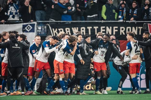 Soccer Men Season 2025 2026 1 Soccer Bundesliga 10 Matchday Hamburger SV vs Borussia Dortmund 08 11 2025 Goal celebration Ransford Yeboah Königsdörffer 11, HSV left next to Luka Vuskovic 44, HSV Hamburg Volksparkstadion Hamburg Germany
