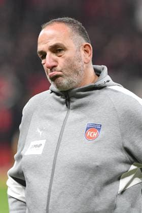 Coach Frank Schmidt 1 FC Heidenheim looks disappointed after the match GER, Bayer 04 Leverkusen vs 1 FC Heidenheim, Soccer, Bundesliga, Matchday 10, Season 2025 2026, 08 11 2025 DFL REGULATES PROHIBIT ANY USE OF PHOTOGRAPHS AS IMAGE SEQUENCES AND OR QUASI VIDEO GER, Bayer 04 Leverkusen vs 1 FC Heidenheim, Soccer, Bundesliga, Matchday 10, Season 2025 2026, 08 11 2025 Leverkusen Copyright: xEibner-Pressefoto ThomasxThienelx EP_TTL