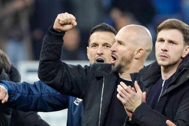 Christian Ilzer TSG Hoffenheim coach after the match with the fans , Germany, Football, 1 Bundesliga, Matchday 10, 2025 2026, TSG Hoffenheim vs RB Leipzig, 08 11 2025, PreZero Arena, Sinsheim, Germany Sinsheim PreZero Arena Baden Württemberg Germany Copyright: xGrantxHubbsx