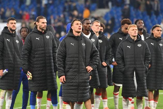 Players Leipzig after the match in front of the fans,Football fans, disappointment,frustration,disappointed,frustrated,dejected, Willi ORBAN L ,Nicolas SEIWALD L Football 1 Bundesliga Season 2025 2026, 10 Matchday, Matchday10 TSG 1899 Hoffenheim RB Leipzig 3 1 on 08 11 2025 PreZero ARENA