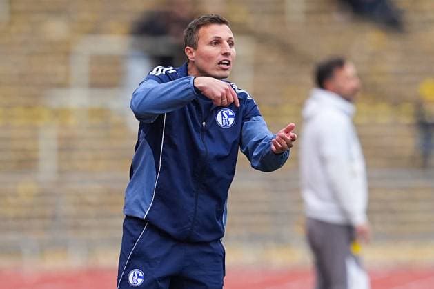 08 11 2025, xydrx, Football, Regionalliga West, Borussia Dortmund II FC Schalke 04 II, Season 2025 2026, Stadion Rote Erde Jakob Fimpel Coach FC Schalke II gesticulating North Rhine-Westphalia Germany