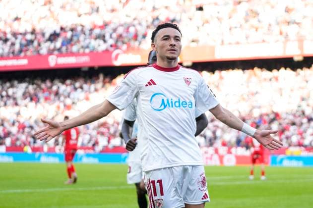 November 8, 2025, Sevilla, Sevilla, SPAIN: Ruben Vargas of Sevilla FC celebrates a goal during the Spanish league, LaLiga EA Sports, football match played between Sevilla FC and CA Osasuna at Ramon Sanchez-Pizjuan stadium on November 8, 2025, in Sevilla, Spain. Sevilla SPAIN - ZUMAa181 20251108_zaa_a181_173 Copyright: xJoaquinxCorcherox