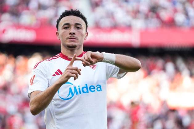 November 8, 2025, Sevilla, Sevilla, SPAIN: Ruben Vargas of Sevilla FC celebrates a goal during the Spanish league, LaLiga EA Sports, football match played between Sevilla FC and CA Osasuna at Ramon Sanchez-Pizjuan stadium on November 8, 2025, in Sevilla, Spain. Sevilla SPAIN - ZUMAa181 20251108_zaa_a181_176 Copyright: xJoaquinxCorcherox