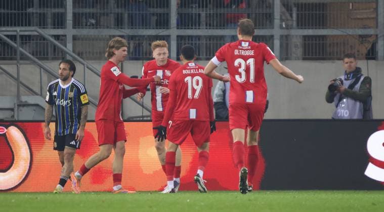 08 11 2025, Football, Men, 3 League, Season 2025 2026, 1 FC Saarbrücken TSV Havelse, Goal celebration of TSV Havelse after the goal to 1 1 by Leon Sommer TSV Havelse Saarbrücken Ludwigsparkstadion Saarland Germany EN Copyright: xFabianxKleerx