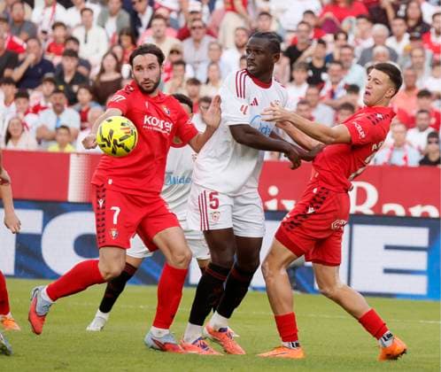 Spanish La Liga EA Sports soccer match Sevilla vs Osasuna at Sanchez Pizjuan stadium in Sevilla, Spain, 08 November 2025 JORNADA 12 LIGA EA SPORTS 900 Cordon Press  900 CordonxPress LOF - Sevilla vs Osasuna