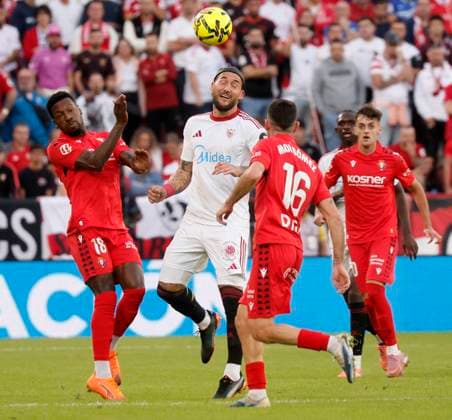 Spanish La Liga EA Sports soccer match Sevilla vs Osasuna at Sanchez Pizjuan stadium in Sevilla, Spain, 08 November 2025 JORNADA 12 LIGA EA SPORTS 900 Cordon Press  900 CordonxPress LOF - Sevilla vs Osasuna