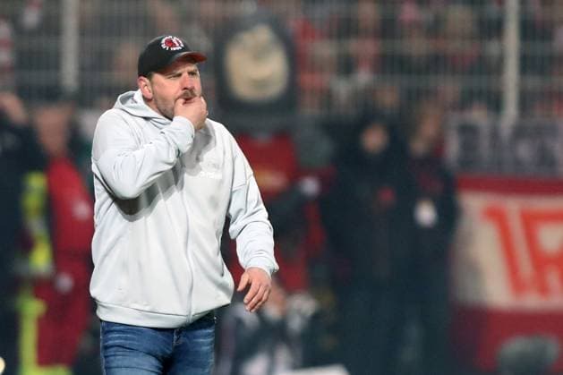08 11 2025, xtgx, Soccer 1 Bundesliga, Union Berlin FC Bayern Munich v l Coach Steffen Baumgart 1 FC Union Berlin DFL DFB REGULATIONS PROHIBIT ANY USE OF PHOTOGRAPHS as IMAGE SEQUENCES and or QUASI VIDEO Berlin