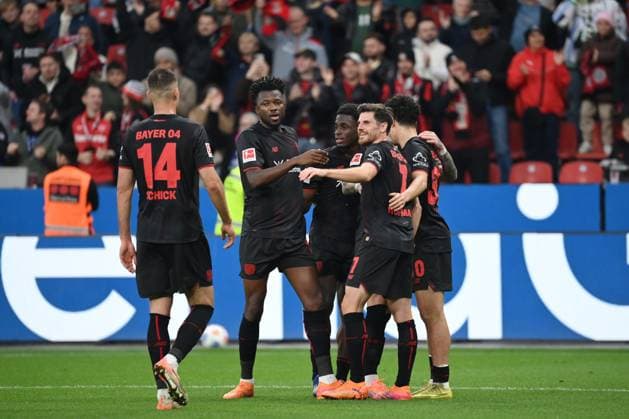 Jubel Leverkusen, v li , Patrik Schick Bayer 04 Leverkusen , Edmond Tapsoba Bayer 04 Leverkusen , Ernest Poku Bayer 04 Leverkusen , Jonas Hofmann Bayer 04 Leverkusen , Ibrahim Maza Bayer 04 Leverkusen 08 11 2025, Soccer 1 Bundesliga, Season 2025 2026, 10 Matchday, Bayer 04 Leverkusen 1 FC Heidenheim 6 0 DFL regulations prohibit any use of photographs as image sequences and or quasi video Leverkusen BayArena Nordrhein Westfalen Germany Team2