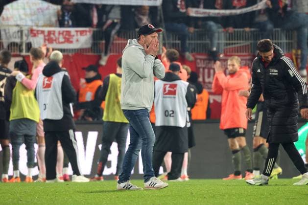 DEU, DFL, 1 FBL, 1 FC Union vs Bayern Muenchen, 08 11 2025, Stadion Alte Foersterei, Berlin, DEU, DFL, 1 FBL, 1 FC Union vs Bayern Muenchen, im Bild Cheftrainer Head Coach Steffen Baumgart 1 FC Union Berlin DFL regulations prohibit any use of Photographs as image sequences and or quasi video nordphotoxGmbHx xEngler nph00076