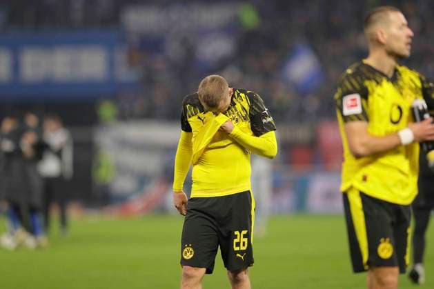 Photo Disappointment after the final whistle among the players from Dortmund , here Julian Ryerson mourns BVB Football 1 Liga , 10 Matchday on Sat 08 11 2025 Hamburger SV Borussia Dortmund