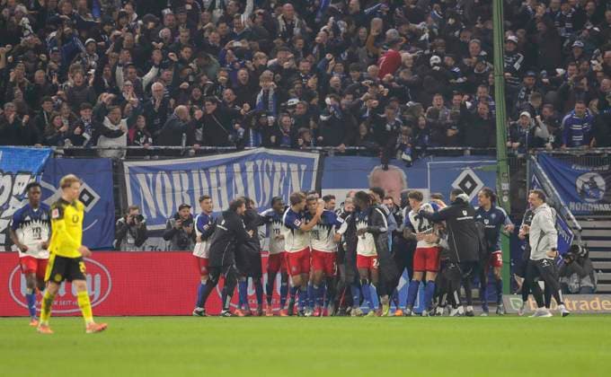 Photo HSV players cheer after Ransford Königsdörffer equalizes 1-1 Soccer 1 Liga , Matchday 10 on Sat 08 11 2025 Hamburger SV Borussia Dortmund