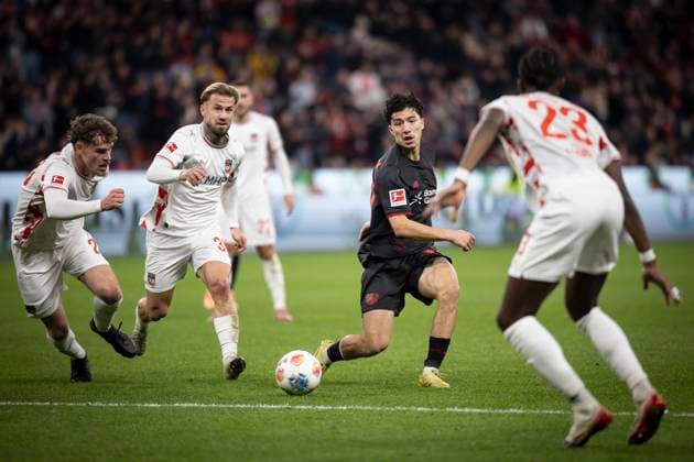 LEVERKUSEN, GERMANY - NOVEMBER 8: Ibrahim Maza (Bayer 04 Leverkusen, 30) surrounded by Adam Koelle (Kölle, Kolle, 1. FC Heidenheim, 28), Niklas Dorsch (1. FC Heidenheim, 30), Omar-Haktab Traore (1. FC Heidenheim, 23) during the Bundesliga match (gameday 10) between Bayer 04 Leverkusen vs. 1. FC Heidenheim at BayArena on November 8, 2025 in Leverkusen, Germany. (Photo by Axel Kohring Beautiful Sports) DFL REGULATIONS PROHIBIT ANY USE OF PHOTOGRAPHS AS IMAGE SEQUENCES AND OR QUASI-VIDEO. Nordrhein-Westfalen Germany Copyright: xBEAUTIFULxSPORTS AxelxKohringx