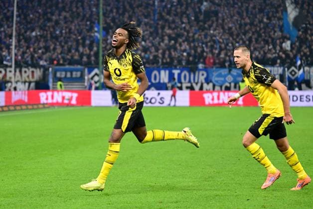 Soccer I Men I 1 Bundesliga l Hamburger SV Borussia Dortmund I 10 Matchday I Season 2025 2026 I HSV I 08 11 2025 I Dortmund Goal celebration to 1 0 v l Goal scorer Chukwuemeka Carney Bor Dortmund and Anton Waldemar Bor Dortmund , Sportplatz Volksparkstadion, Stellingen Hamburg Germany