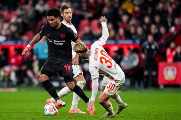 LEVERKUSEN, GERMANY - NOVEMBER 8: Malik Tillman of Bayer 04 Leverkusen dribbles with the ball during the Bundesliga match between Bayer 04 Leverkusen and 1. FC Heidenheim 1846 at BayArena on November 8, 2025 in Leverkusen, Germany. (Photo by Rene Nijhuis) SPO  Copyright: xRenexNijhuis