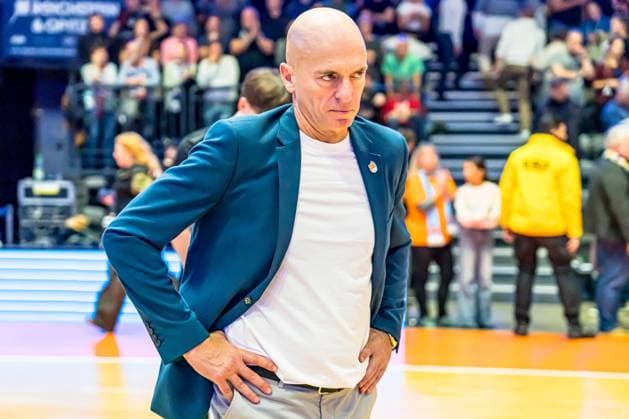 Jena, Germany 08 November 2025 1 BBL 2025 2026 Science City Jena vs Niners Chemnitz In the picture Head Coach Rodrigo Pastore 99 Copyright: xFotostandx xNachtigallx