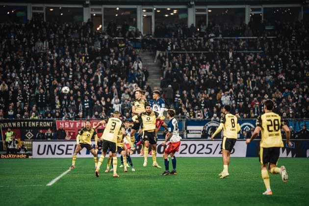 Soccer Men Season 2025 2026 1 Soccer Bundesliga 10 Matchday Hamburger SV vs Borussia Dortmund 08 11 2025 Header leads to goal by Ransford Yeboah Königsdörffer 11, HSV Hamburg Volksparkstadion Hamburg Germany