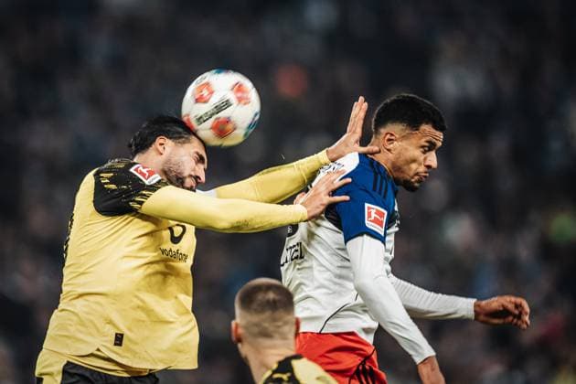 Soccer Men Season 2025 2026 1 Soccer Bundesliga 10 Matchday Hamburger SV vs Borussia Dortmund 08 11 2025 Header duel v l Emre Can 23, Borussia Dortmund and Robert Glatzel 9, HSV Hamburg Volksparkstadion Hamburg Germany