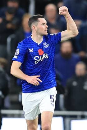 8th November 2025; Hill Dickinson Stadium, Liverpool, England; Premier League Football, Everton versus Fulham; Michael Keane of Everton celebrates after scoring his side s second goal for 2-0 after 81 minutes  DavidxBlunsden