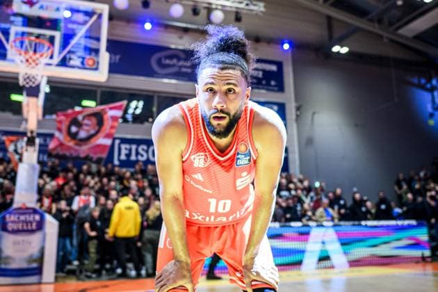 easycredit BBL Basketball Bundesliga 2025 2026 7 Matchday 08 11 2025 Science City Jena vs NINERS Chemnitz Kaza Kajami Keane Chemnitz dismayed after defeat in Jena Sparkassen Arena