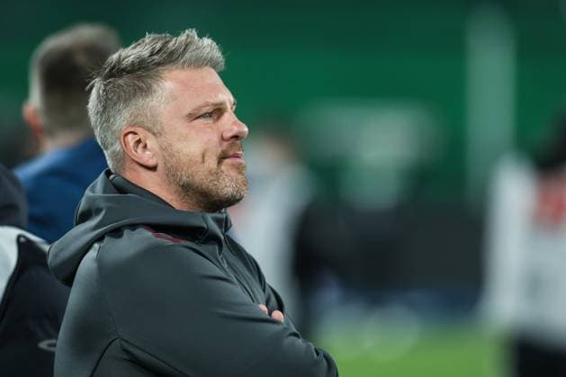 Sport, Football, Bundesliga Season 2025 2026 10 Matchday Borussia Mönchengladbach 1 FC Köln 08 11 2025, BORUSSIA PARK Lukas Kwasniok Coach 1 FC Köln Mönchengladbach BORUSSIA PARK North Rhine-Westphalia Germany