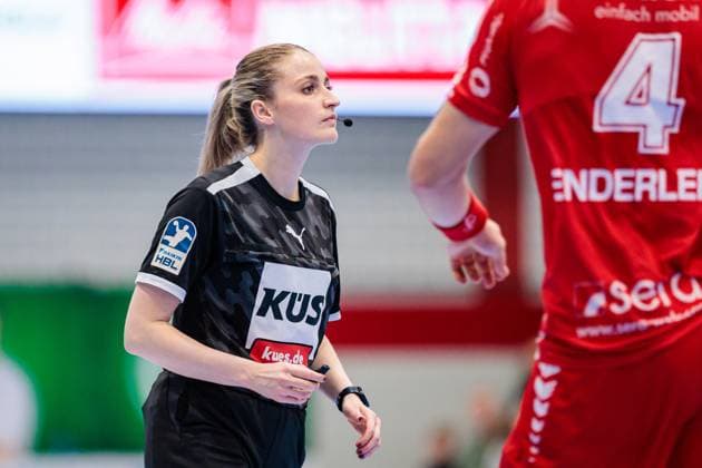 Sophia Janz Referee GER, GWD Minden vs MT Melsungen, Handball, 1 Bundesliga, Matchday 11, Season 2025 2026, 08 11 2025 GER, GWD Minden vs MT Melsungen, Handball, 1 Bundesliga, Matchday 11, Season 2025 2026, 08 11 2025 Luebbecke Copyright: xEibner-Pressefoto JanxRollingerx EP_JSK