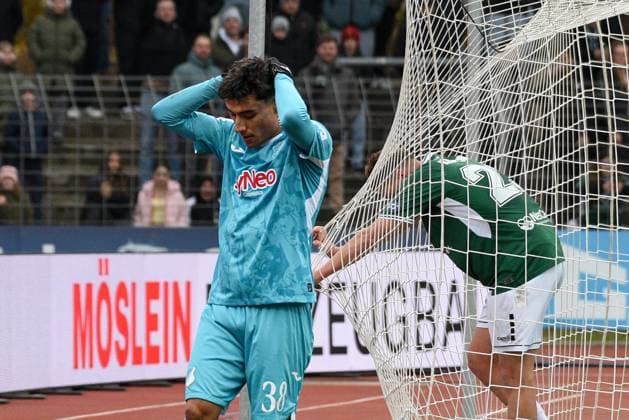 -1. FC 1905 Schweinfurt vs. TSV Hoffenheim II, Sachs-Stadion Football, 3. Liga -1. FC 1905 Schweinfurt vs. TSV Hoffenheim II 8 Nov 2025 Sachs-Stadion , Schweinfurt, Germany Image: Deniz Zeitler (Hoffenheim) in shock over a missed goal chance. DFL REGULATIONS PROHIBIT ANY USE OF PHOTOGRAPHS AS IMAGE SEQUENCES AND OR QUASI-VIDEO Schweinfurt Sachs-Stadion Bayern Germany Copyright: xPresseFotoxEvansx