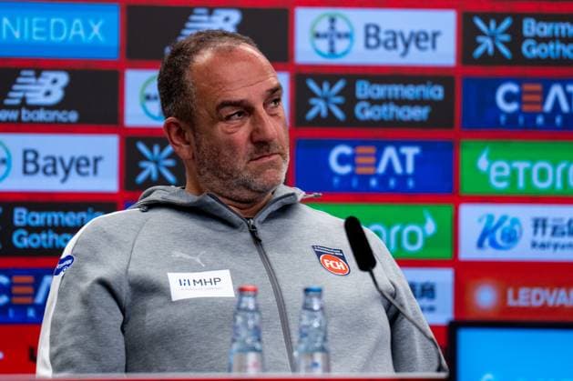 LEVERKUSEN, GERMANY - NOVEMBER 8: 1. FC Heidenheim 1846 head coach Frank Schmidt attends a press conference, PK, Pressekonferenz after the Bundesliga match between Bayer 04 Leverkusen and 1. FC Heidenheim 1846 at BayArena on November 8, 2025 in Leverkusen, Germany. (Photo by Rene Nijhuis) SPO  Copyright: xRenexNijhuis