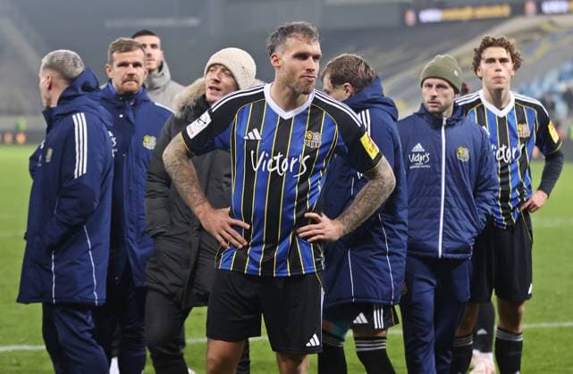 08 11 2025, Football, Men, 3 League, Season 2025 2026, 1 FC Saarbrücken TSV Havelse, Disappointment among the players of 1 FC Saarbrücken after the match, Patrick Schmidt 1 FC Saarbruecken Saarbrücken Ludwigsparkstadion Saarland Germany EN Copyright: xFabianxKleerx