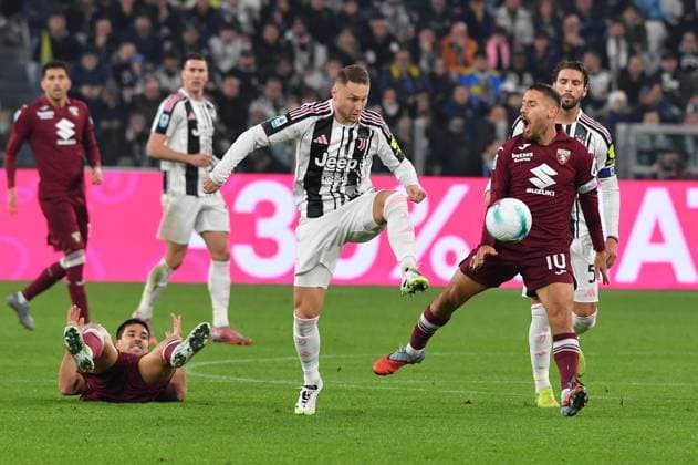 Foto IPP Massimo Rana Torino 08-11-2025 Calcio Campionato di Serie A 2025 2026 Juventus-Torino nella foto teun koopmeiners e nikola vlasic Italy Photo Press - World Copyright italy ITALY  Copyright: xR4924_italyphotopressx