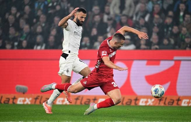 Football, Bundesliga, Germany, Men, Season 2025 2026, Matchday 10, Borussia Park Mönchengladbach, Bor Mönchengladbach 1 FC Köln Franck Honorat BMG , Kristoffer Lund KOE Action