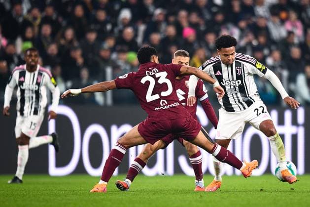 2025-11-08 Juventus FC v Torino FC - Serie A TURIN, ITALY - NOVEMBER 8: Saul Coco of Torino FC battles for the ball with Weston McKennie of Juventus FC during the Serie A match between Juventus FC and Torino FC at Juventus Stadium on November 8, 2025 in Turin, Italy. (Photo by Alberto Gandolfo BSR Agency) Turin Italy Content not available for redistribution in The Netherlands directly or indirectly through any third parties. Copyright: xBSRxAgencyx