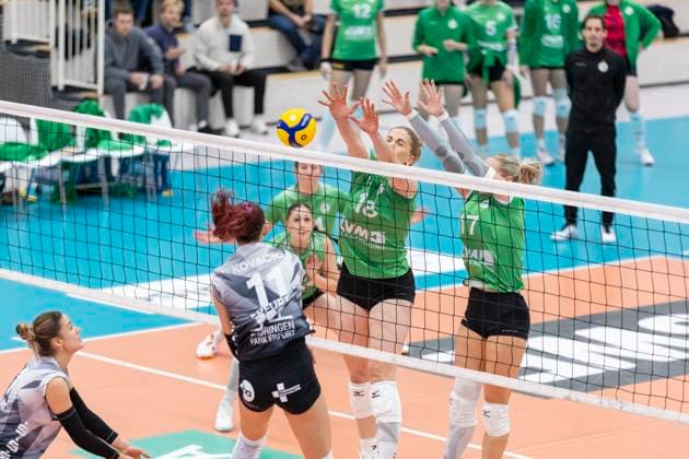 DVV Cup Round of 16 Womens Black and White Erfurt vs Black and White Erfurt vs USC Münster Erfurt 08 11 2025 Isabel Kova i 11 Black and White Erfurt vs Diane Seybering and Isabel Rebecca Martin 17 USC Münster right DVV Cup Round of 16 Womens Black and White Erfurt vs Black and White Erfurt vs USC Münster Riethsporthalle Erfurt 08 11 2025 Copyright: xBEAUTIFULxSPORTS Duehringx
