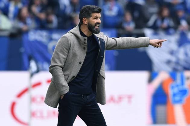 Soccer 2 Bundesliga 12 Matchday FC Schalke 04 SV Elversberg on 08 11 2025 at the Veltins Arena in Gelsenkirchen Miron Muslic Coach Head Coach Schalke DFL regulations prohibit any use of photographs as image sequences and or quasi video xRx