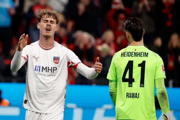 Leverkusen, Germany, 1 Soccer Bundesliga 10 Matchday Season 2025 26 Bayer 04 Leverkusen 1 FC Heidenheim 6 0 on 08 11 2025 at Bay Arena in Leverkusen Adam KÖLLE HDM left and Diant RAMAJ HDM right