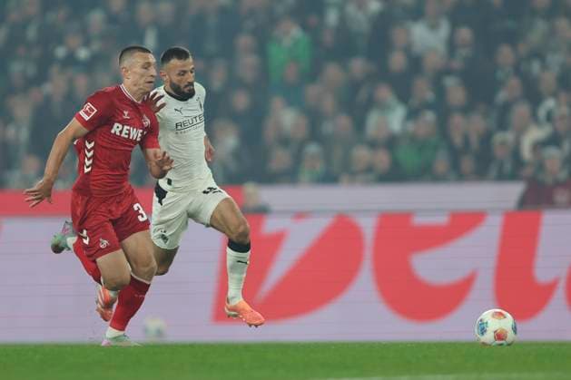 Kristoffer Lund (1. FC Koeln) und Franck Honorat (Borussia Mönchengladbach) im Zweikampf waehrend des spiels der Bundesliga zwischen Borussia Mönchengladbach und 1. FC Köln, Stadion im Borussia-Park am 08. November 2025 in Mönchengladbach, Deutschland. (Foto von Oliver Kaelke DeFodi Images) +++ Kristoffer Lund (1. FC Koeln) und Franck Honorat (Borussia Mönchengladbach) battle for the ball during the Bundesliga match between Borussia Mönchengladbach and 1. FC Köln at Stadion im Borussia-Park on November 8, 2025 in Mönchengladbach, Germany. (Photo by Oliver Kaelke DeFodi Images) DFL regulations prohibit any use of photographs as image sequences and or quasi-video. (Photo by Oliver Kaelke DeFodi Images) Kristoffer Lund 1 FC Koeln and Franck Honorat Borussia Mönchengladbach in a duel during the Bundesliga match between Borussia Mönchengladbach and 1 FC Köln, Stadion im Borussia Park on November 08, 2025 in Mönchengladbach, Germany, Germany Photo by Oliver Kaelke DeFodi Images Kristoffer Lund 1 FC Koeln and Franck Honorat Borussia Mönchengladbach battle for the ball during the Bundesliga match between Borussia Mönchengladbach and 1 FC Köln at Stadion im Borussia Park on November 8, 2025 in Mönchengladbach, Germany Photo by Oliver Kaelke DeFodi Images DFL regulations prohibit any use of photographs as image sequences and or quasi video Photo by Oliver Kaelke DeFodi Images