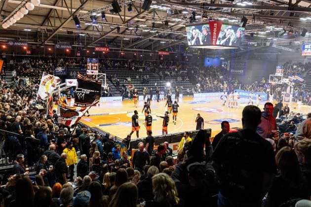 GER, easy Credit Basketball Bundesliga, Science City Jena Niners Chemnitz 08 11 2025, Sparkassen Arena, Jena, GER, easy Credit Basketball Bundesliga, Science City Jena Niners Chemnitz Atmosphere in the arena Â Photo Alexander Trienitz Jena Sparkassen Arena Thueringen Germany