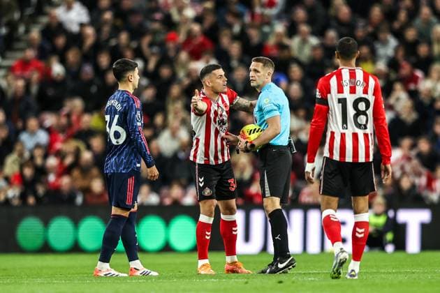 Premier League Sunderland v Arsenal Granit Xhaka of Sunderland appeals to referee Craig Pawson during the Premier League match Sunderland vs Arsenal at Stadium Of Light, Sunderland, United Kingdom, 8th November 2025 (Photo by Alfie Cosgrove News Images) Sunderland Stadium Of Light Tyne and Wear United Kingdom Copyright: xAlfiexCosgrove NewsxImagesx