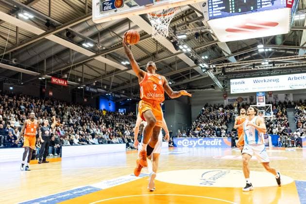 GER, easy Credit Basketball Bundesliga, Science City Jena Niners Chemnitz 08 11 2025, Sparkassen Arena, Jena, GER, easy Credit Basketball Bundesliga, Science City Jena Niners Chemnitz Nike Sibande Niners Chemnitz, 2 Â Photo Alexander Trienitz Jena Sparkassen Arena Thueringen Germany