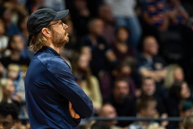 GER, easy Credit Basketball Bundesliga, Science City Jena Niners Chemnitz 08 11 2025, Sparkassen Arena, Jena, GER, easy Credit Basketball Bundesliga, Science City Jena Niners Chemnitz Björn Harmsen Head Coach , Science City Jena Â Photo Alexander Trienitz Jena Sparkassen Arena Thueringen Germany